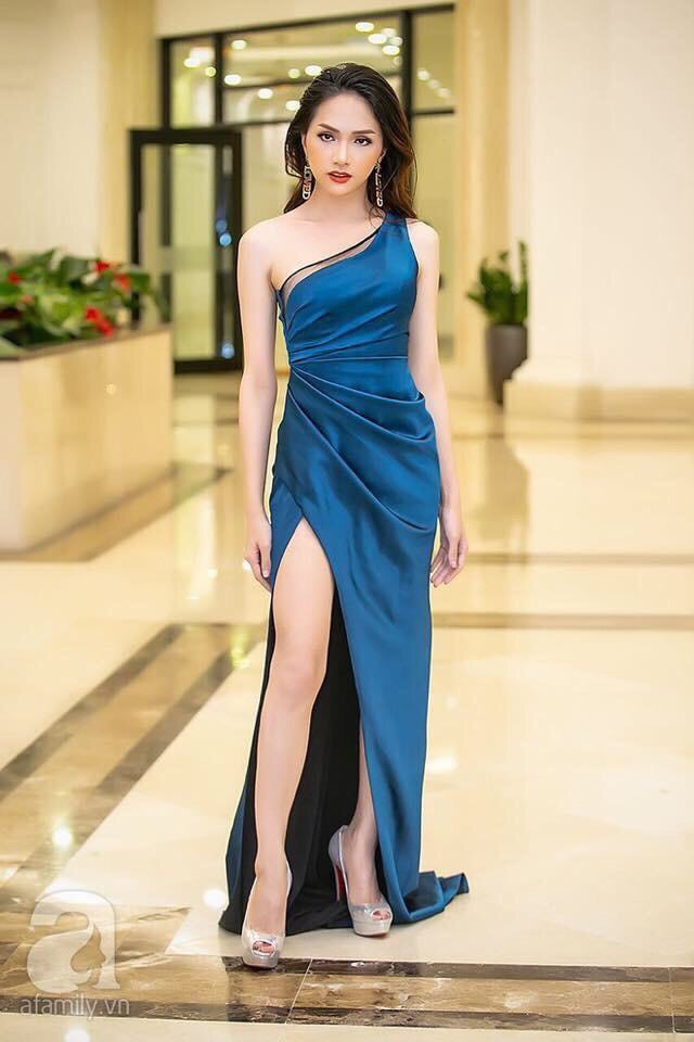 Đầm dạ hội lệch vai xẻ tà cổ xéo  Hồng Kông  Yuong  Đen  Muasam24