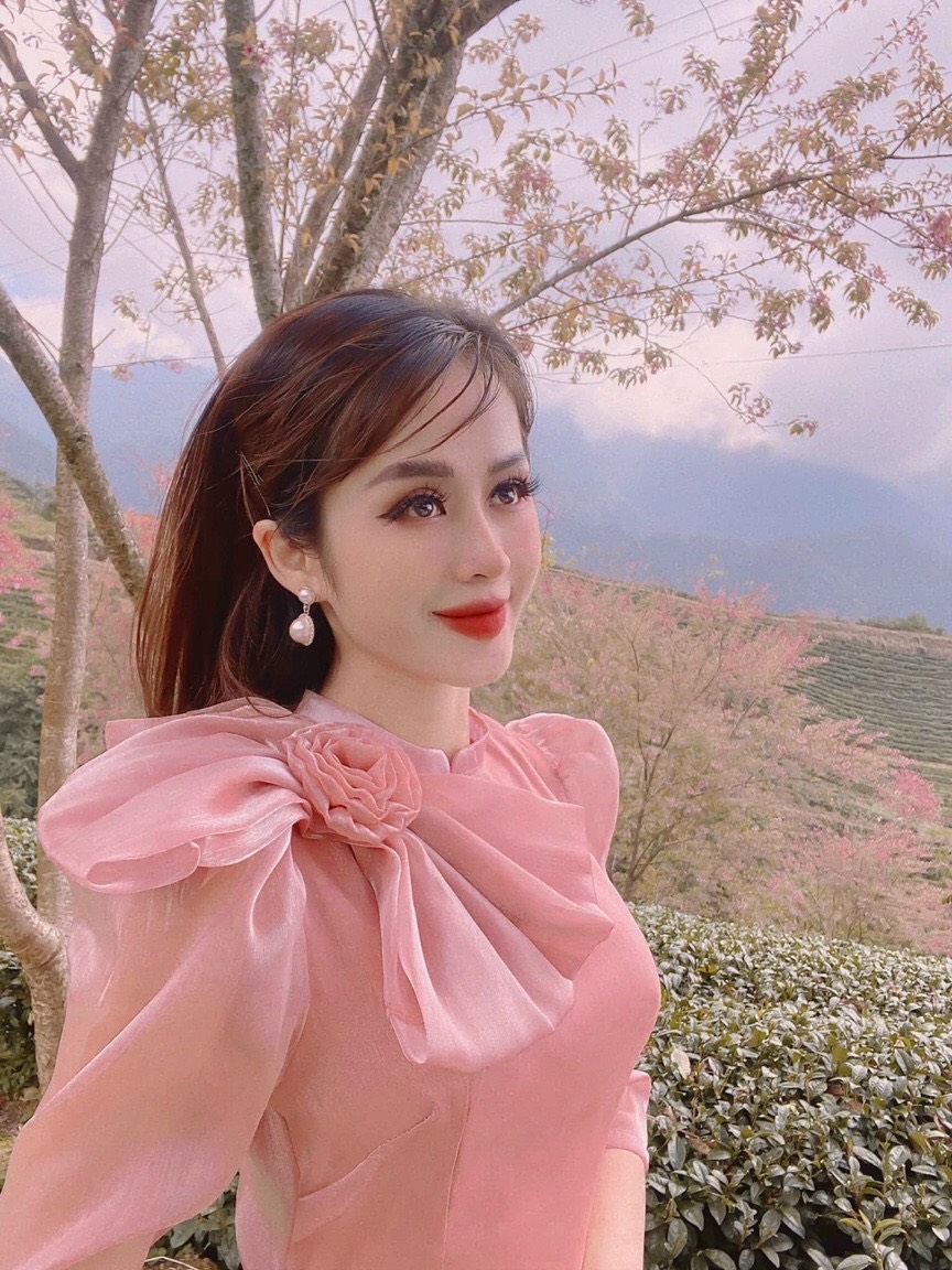 Set Áo Dài Cách Tân Kèm Cổ Nơ - AV369