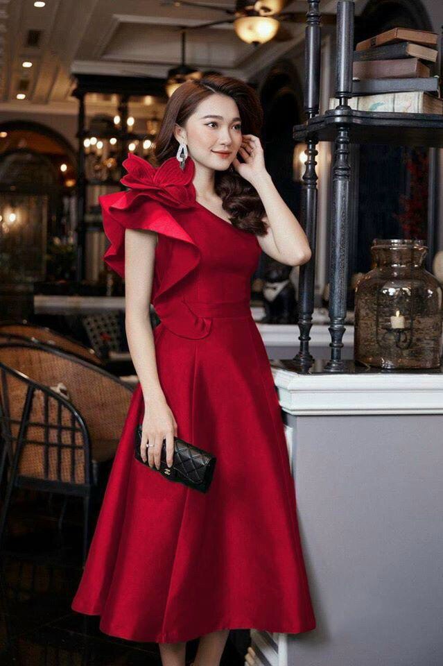 Đầm Xòe Đính Hoa Cầu Vai- D644