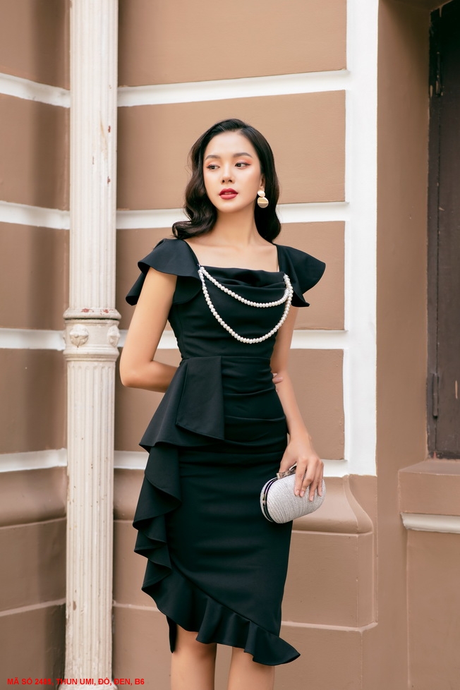 ĐẦM ÔM CỔ VUÔNG DÚN ĐÍNH CHUỖI HẠT SANG TRỌNG-2485