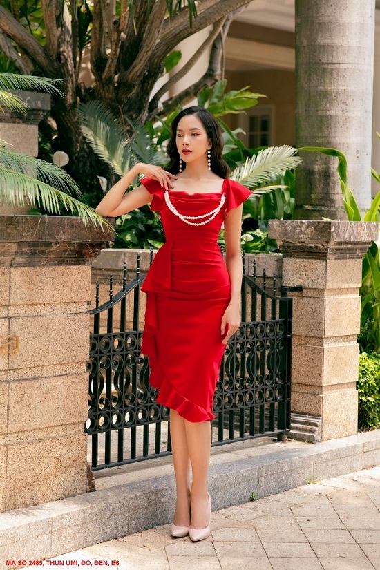 ĐẦM ÔM CỔ VUÔNG DÚN ĐÍNH CHUỖI HẠT SANG TRỌNG-2485