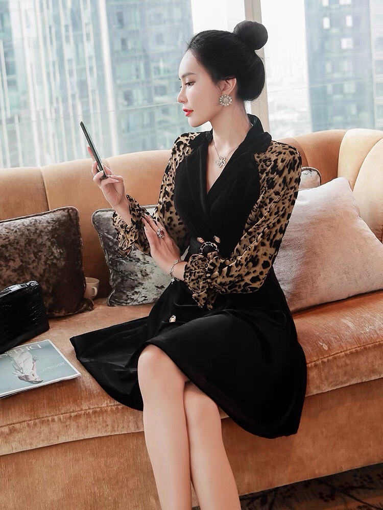 ĐẦM NHUNG PHỐI HỌA TIẾT BEO KÈM NỊT CAO CẤP - D1165