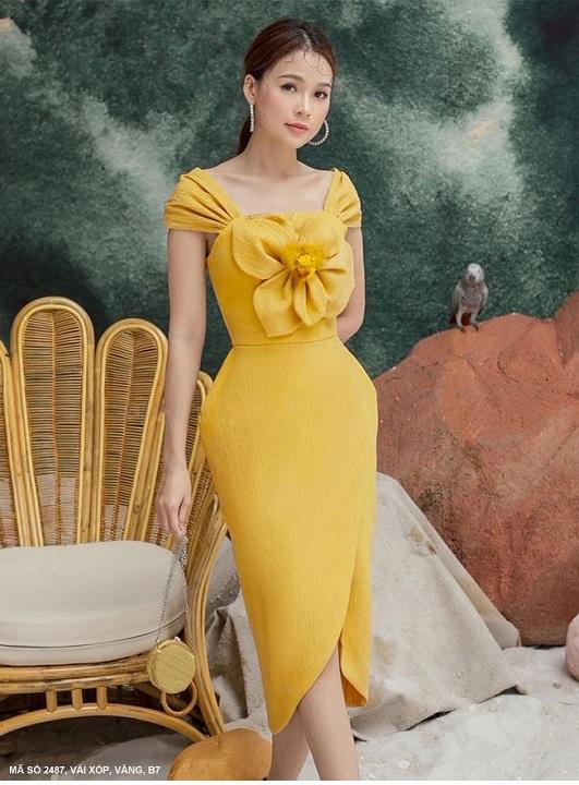 ĐẦM ÔM 2 DÂY LỚN DÚN DÍNH HOA TRƯỚC NGỰC SANG TRỌNG -2487