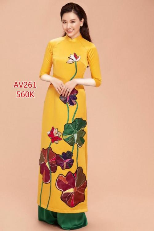 Set áo dài truyền thống tơ nhung màu vàng in hoa sen - AV261