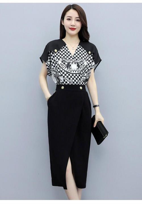 Đầm Cánh Dơi Phối Nút Họa Tiết - HN1107