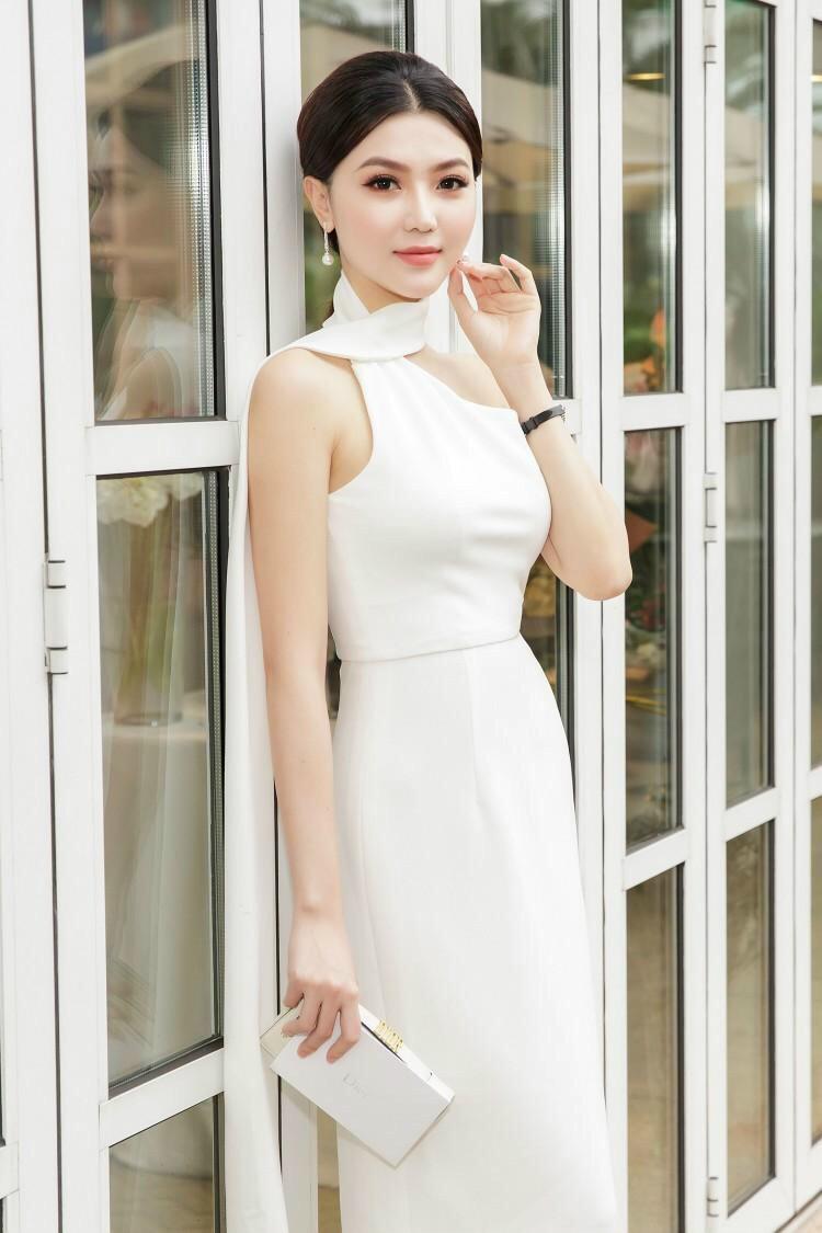 Đầm dạ hội tay loe kết đá sữa trắng – Xưởng May PT
